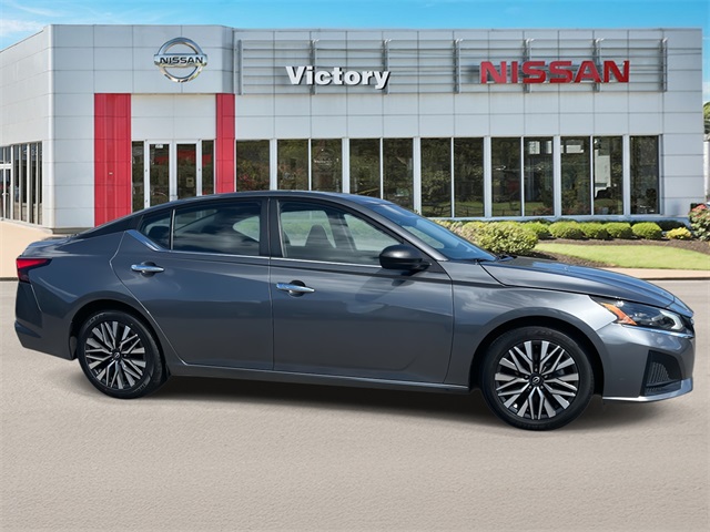 2024 Nissan Altima 2.5 SV photo 2