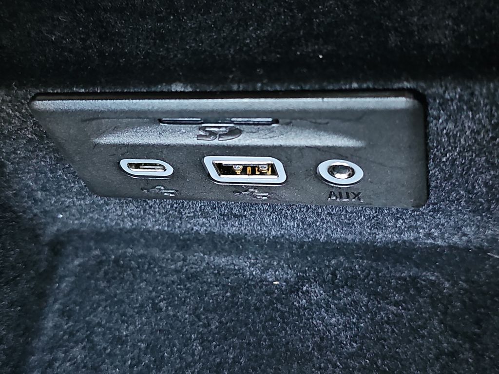 2021 Chevrolet Corvette Stingray 2LT photo 23