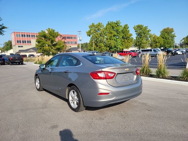 2018 Chevrolet Cruze LT photo 5