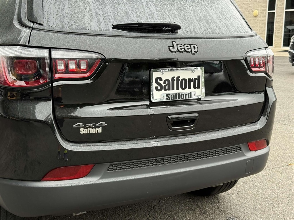 2025 Jeep Compass Latitude photo 9