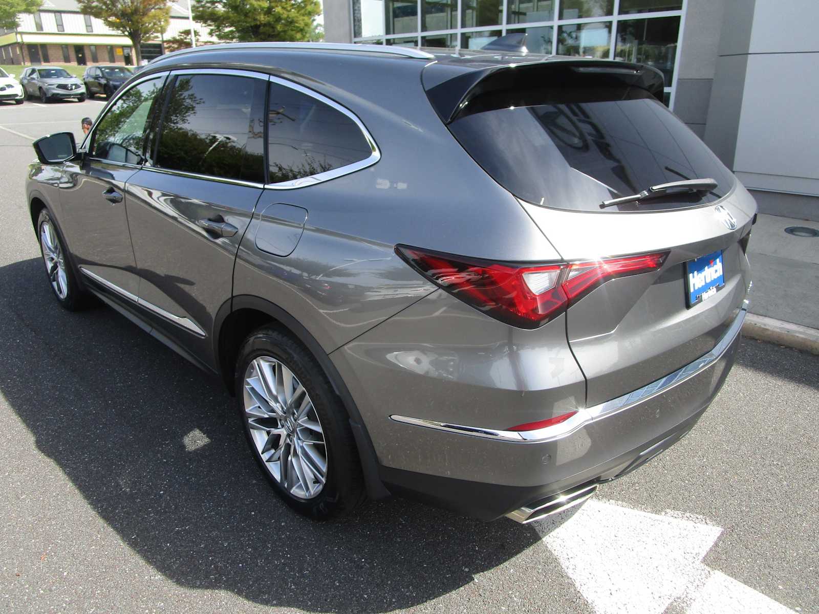 2023 Acura MDX SH-AWD Advance photo 7