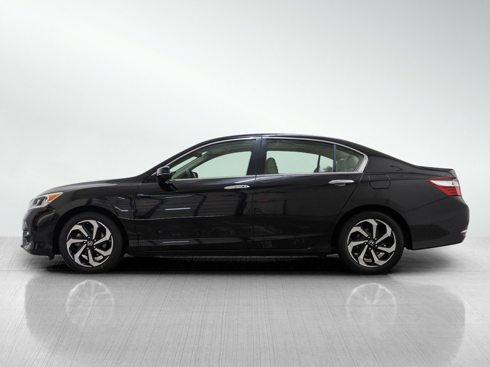 2017 Honda Accord EX-L photo 3