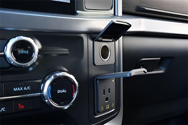 2025 Ford F-150 XLT photo 27