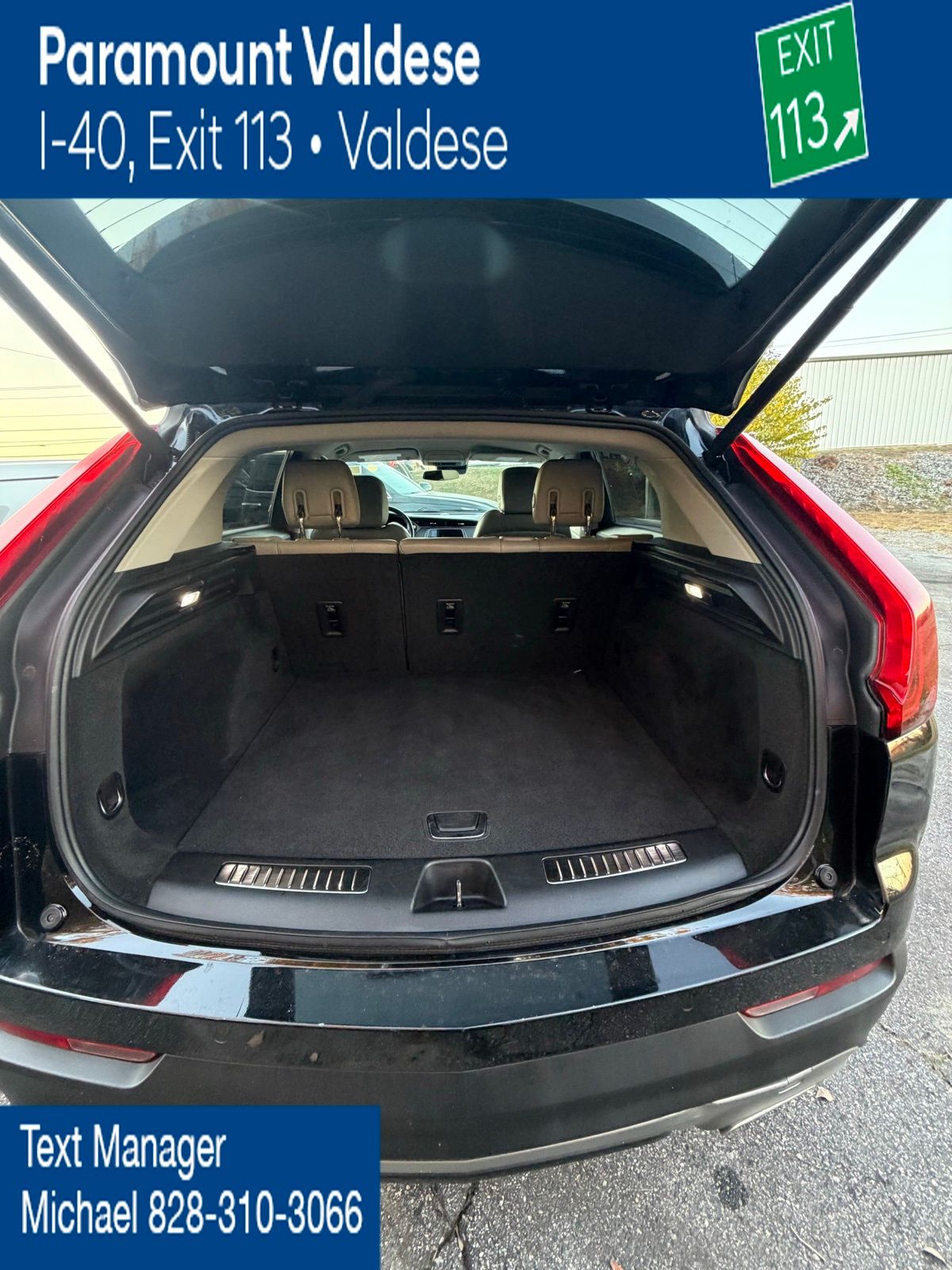 2023 Cadillac XT4 Premium Luxury photo 4