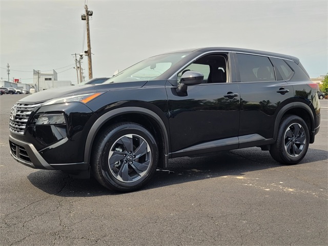 2025 Nissan Rogue SV photo 5