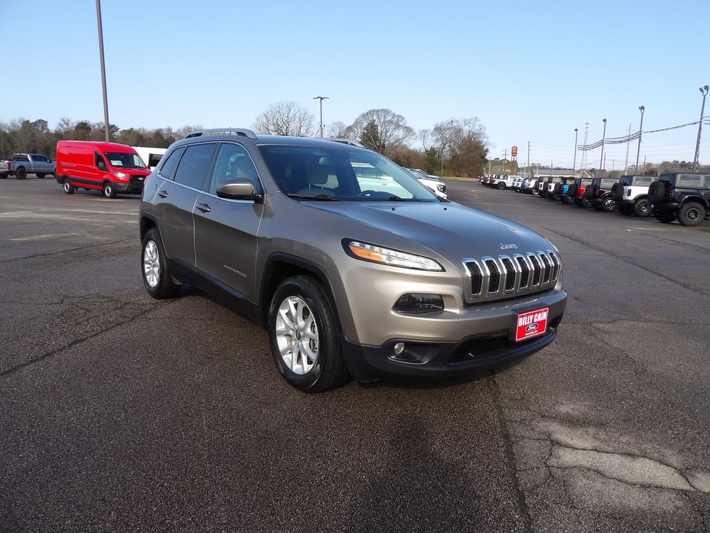 Used 2016 Jeep Cherokee Latitude with VIN 1C4PJMCS6GW334055 for sale in Commerce, GA