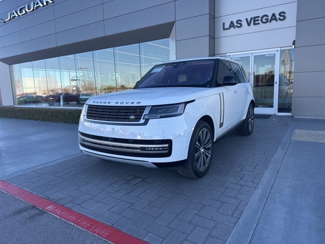 2023 Land Rover Range Rover SE's photo