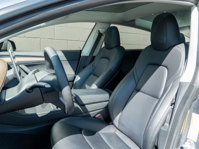 2023 Tesla Model 3 Performance photo 5