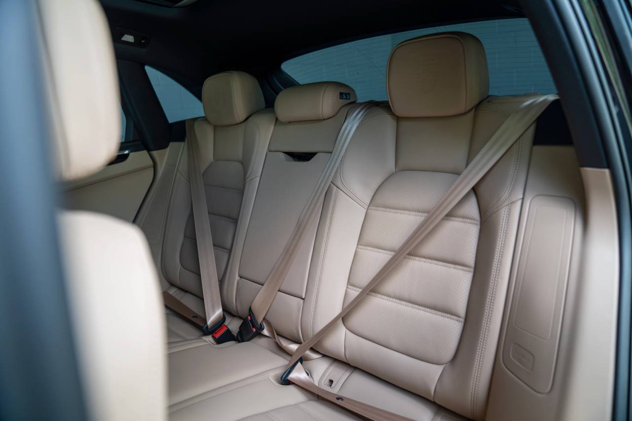 2025 Porsche Macan S photo 28