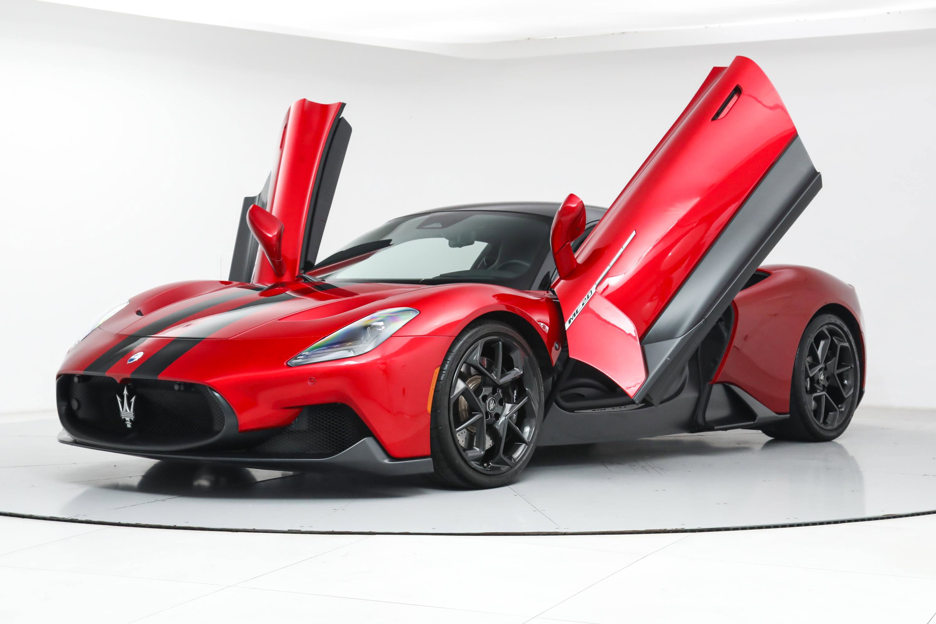 2023 Maserati MC20 Base photo 2