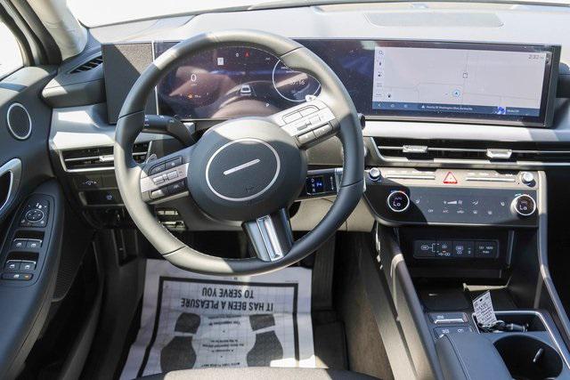 New 2025 Silver Hyundai SEL Convenience image 12