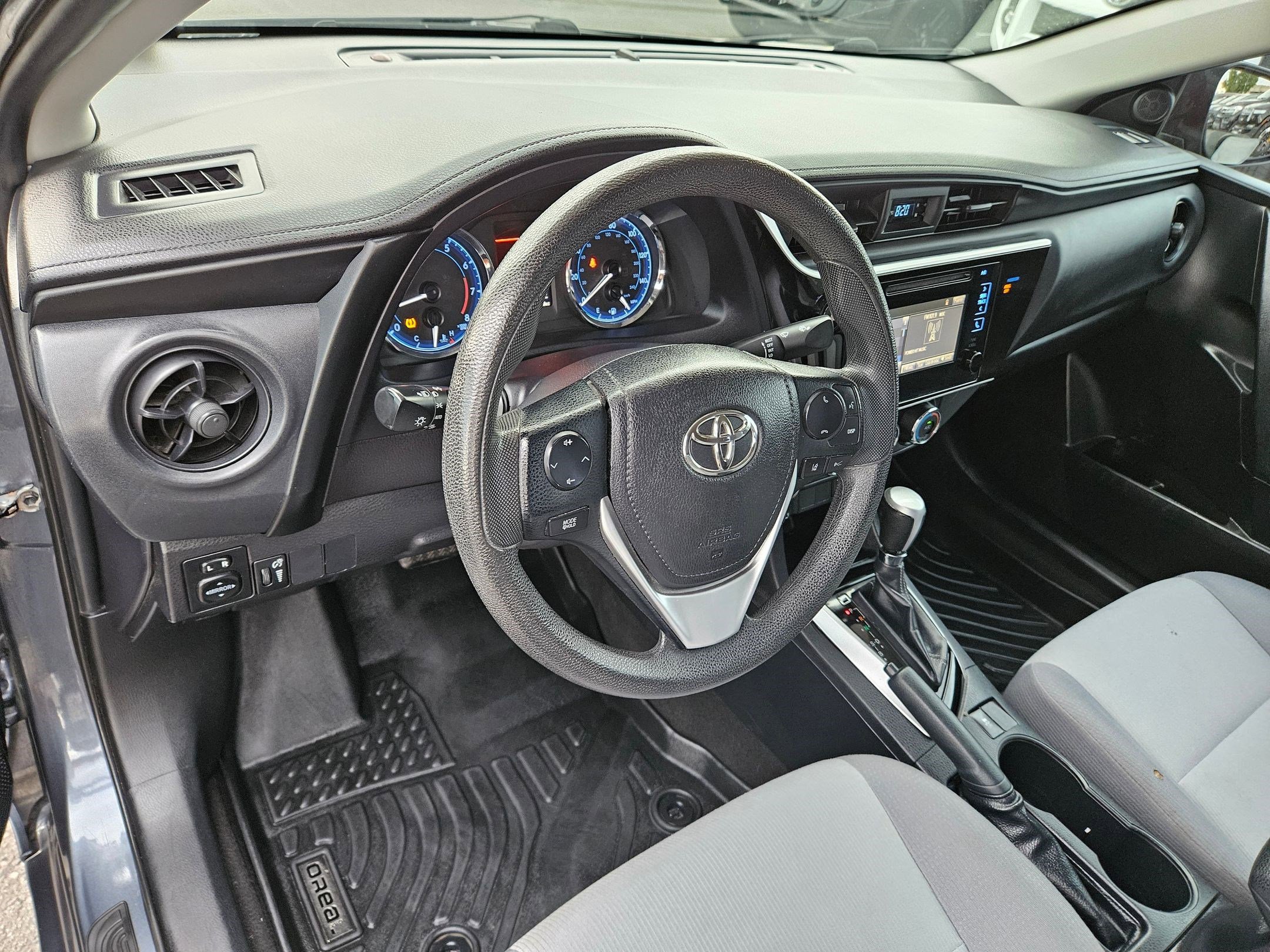2018 Toyota Corolla L photo 10