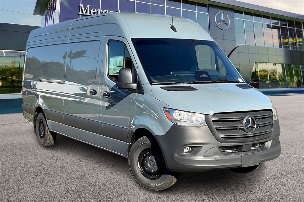 2026 Mercedes-Benz Sprinter Cargo Van Base's photo