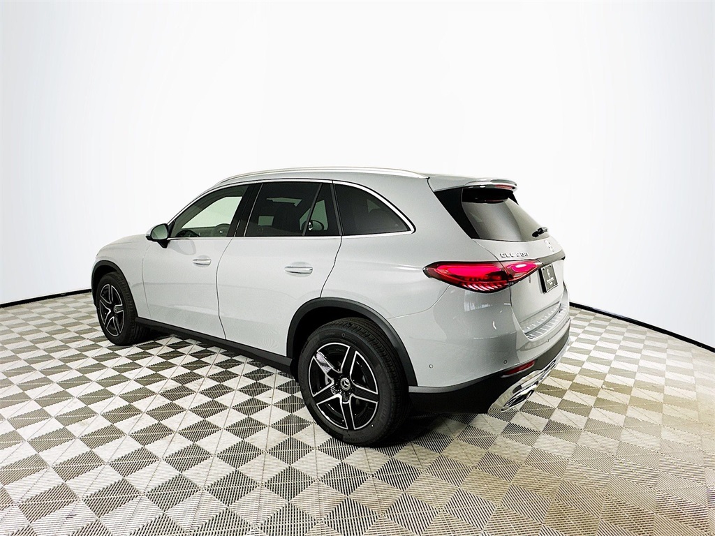 2026 Mercedes Benz GLC 300 4MATIC photo 5