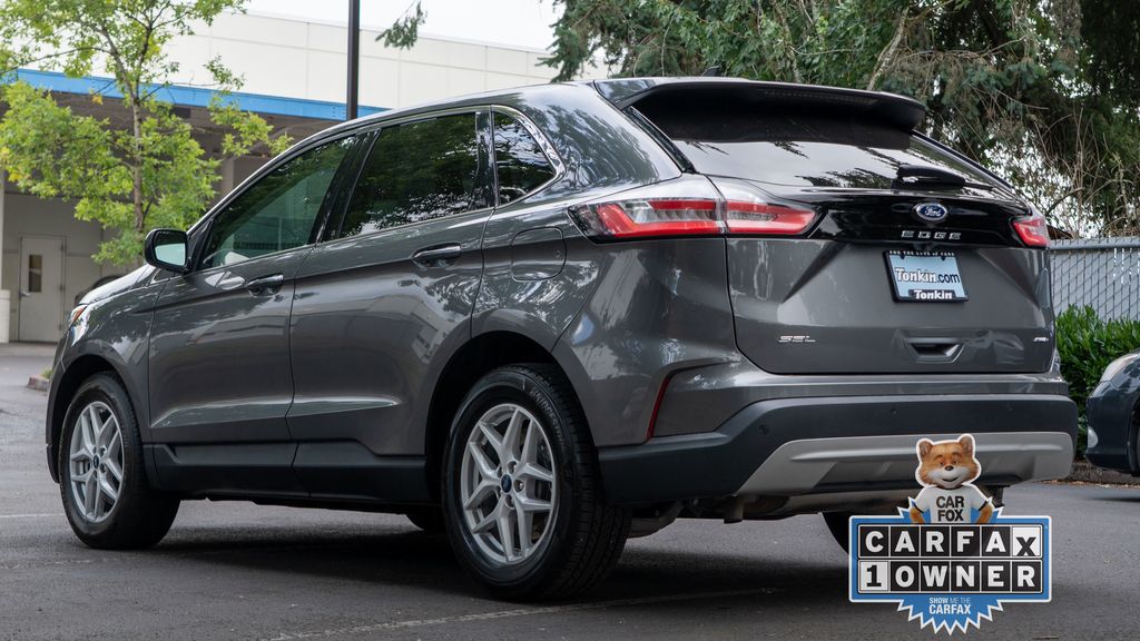 2022 Ford Edge SEL photo 6