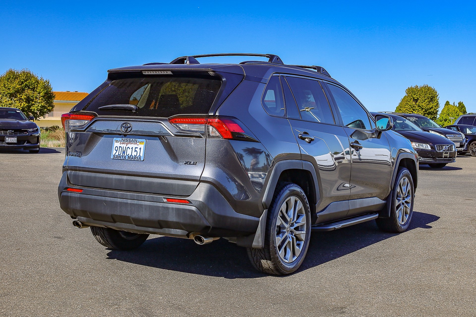 2022 Toyota RAV4 XLE Premium photo 3
