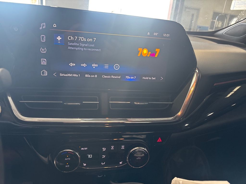 2025 Chevrolet Trax photo 29