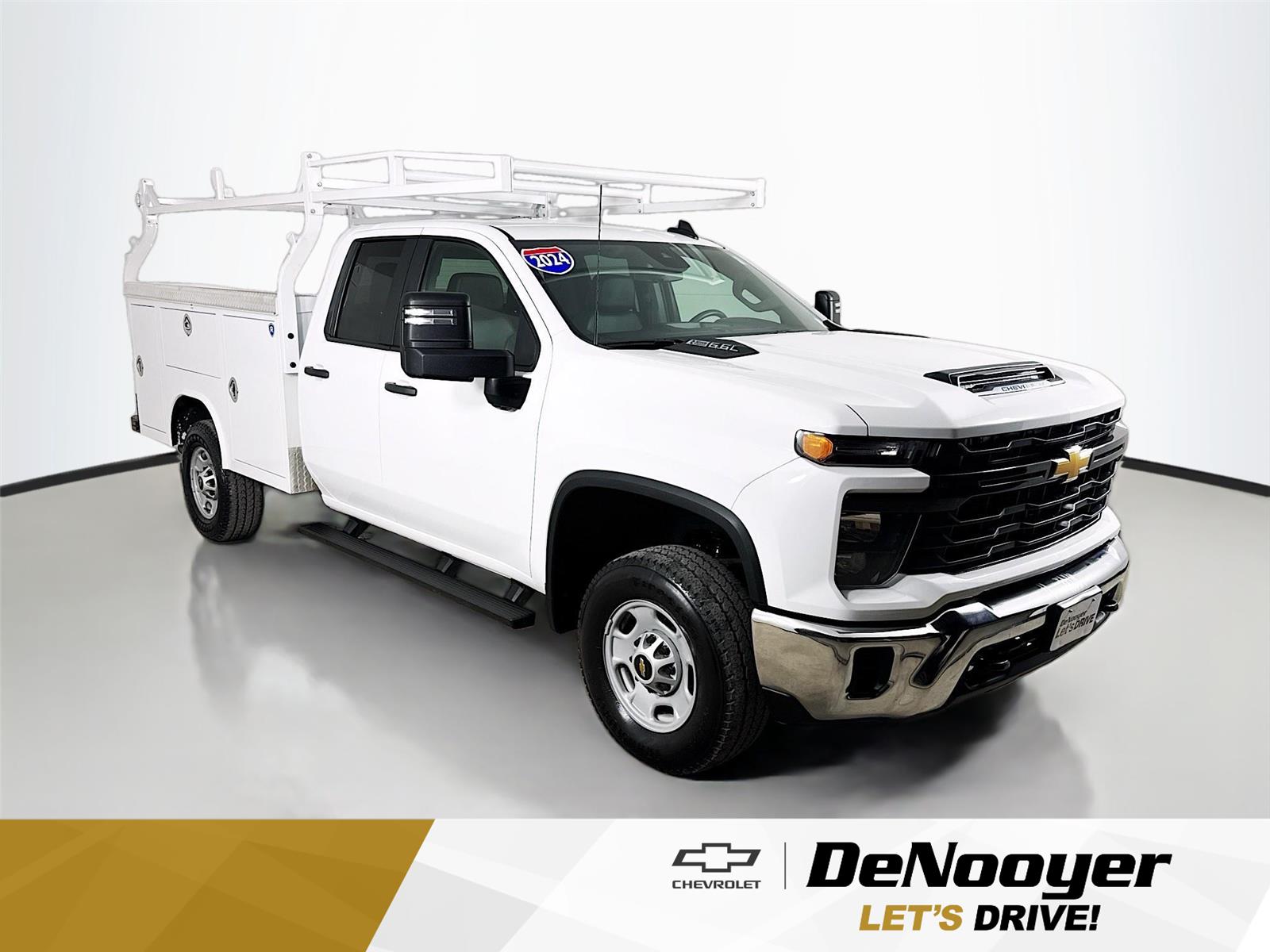 2024 Chevrolet Silverado HD WT's photo