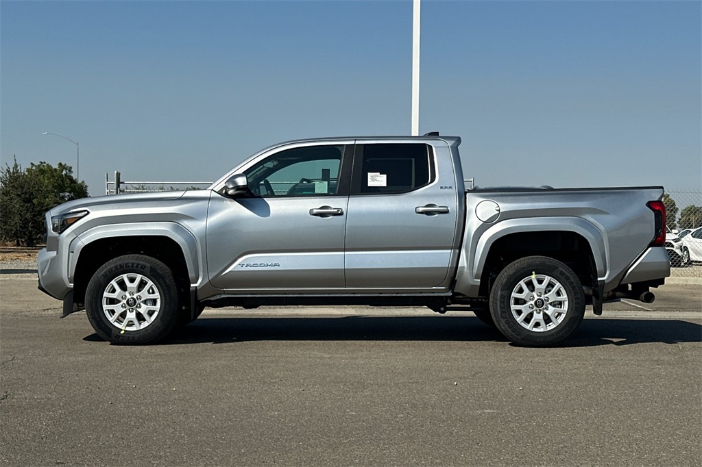2025 Toyota Tacoma SR5 Double Cab photo 7