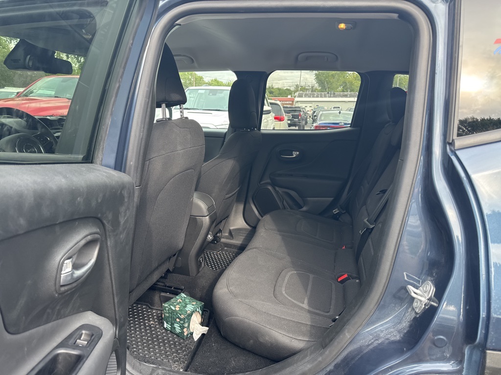 2022 Jeep Renegade Latitude photo 3