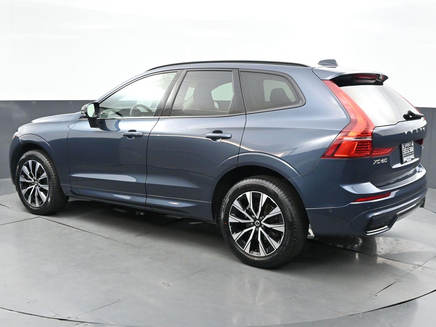 2024 Volvo XC60 Plus photo 5