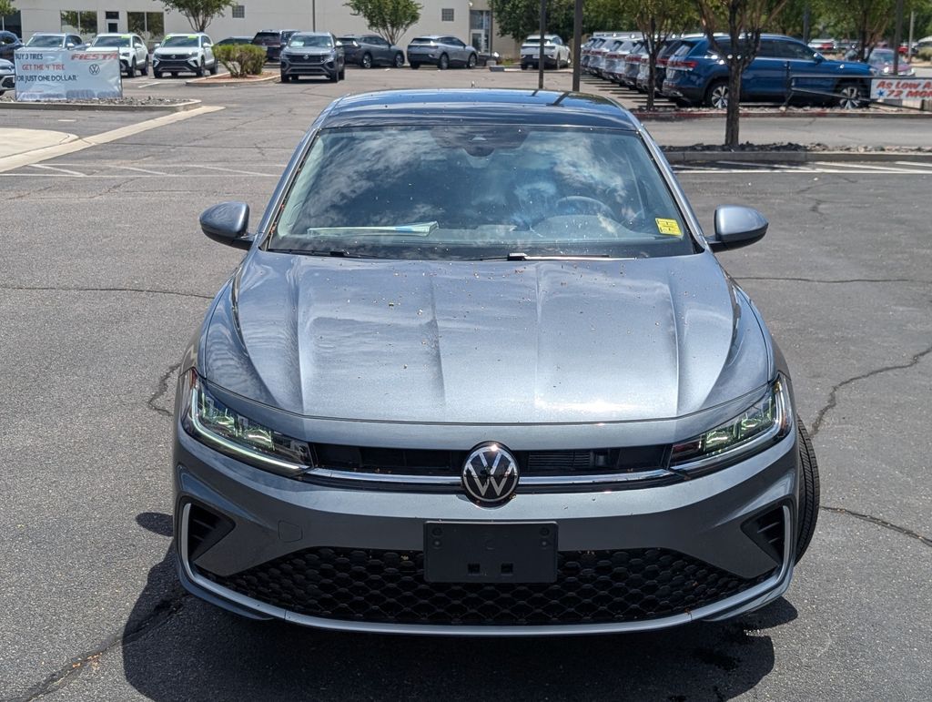 2025 Volkswagen Jetta 1.5T SE photo 3