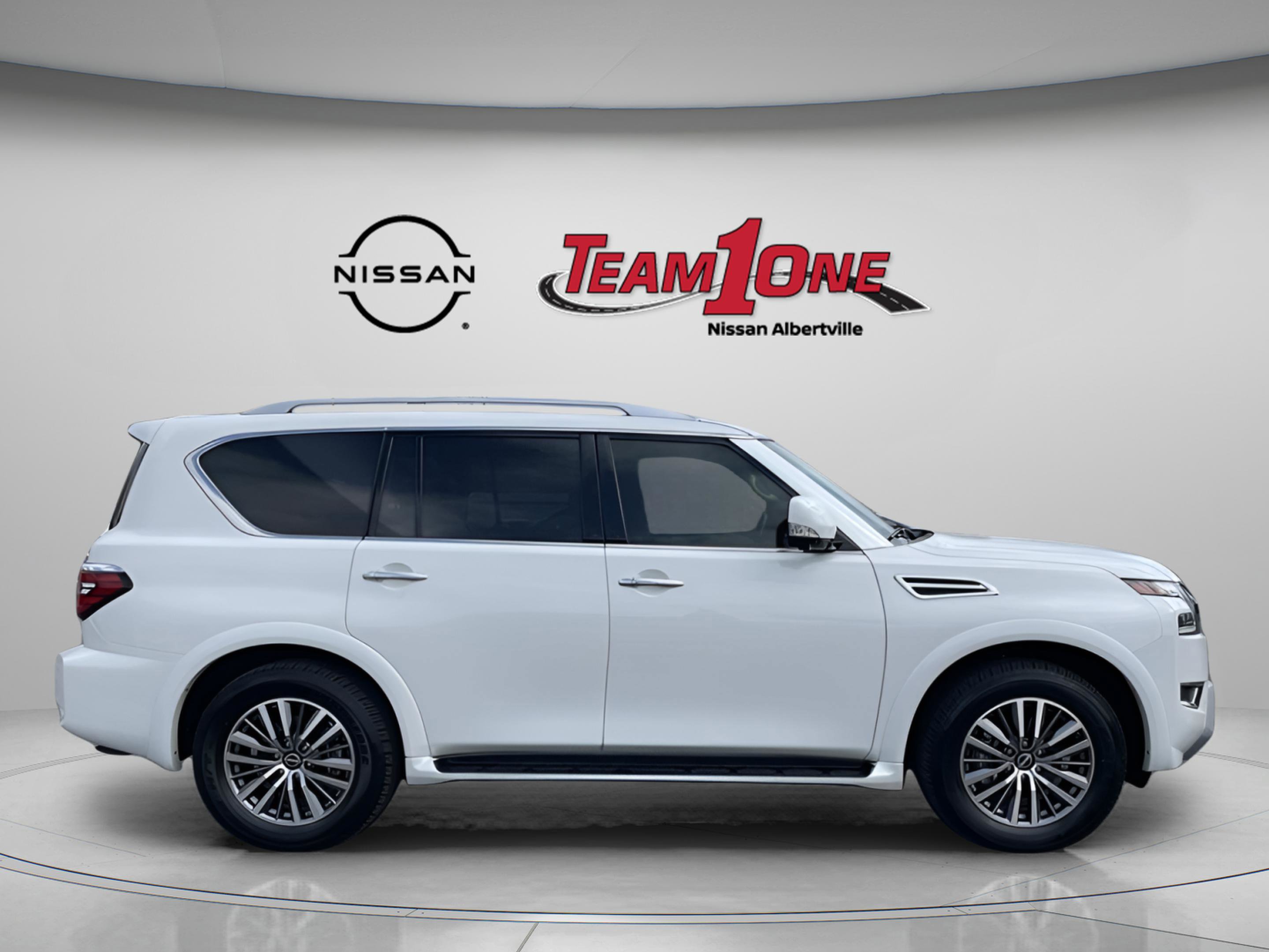 2024 Nissan Armada SL photo 4