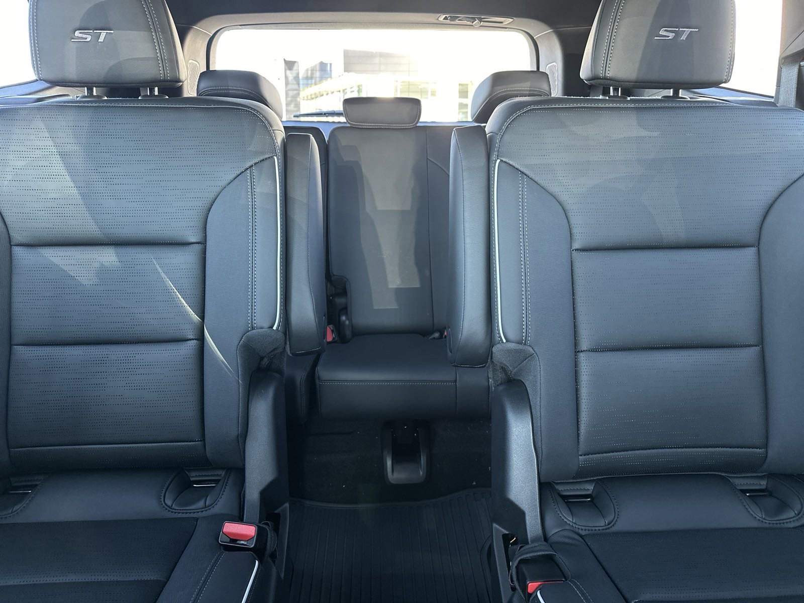 2025 Buick Enclave Sport Touring photo 18