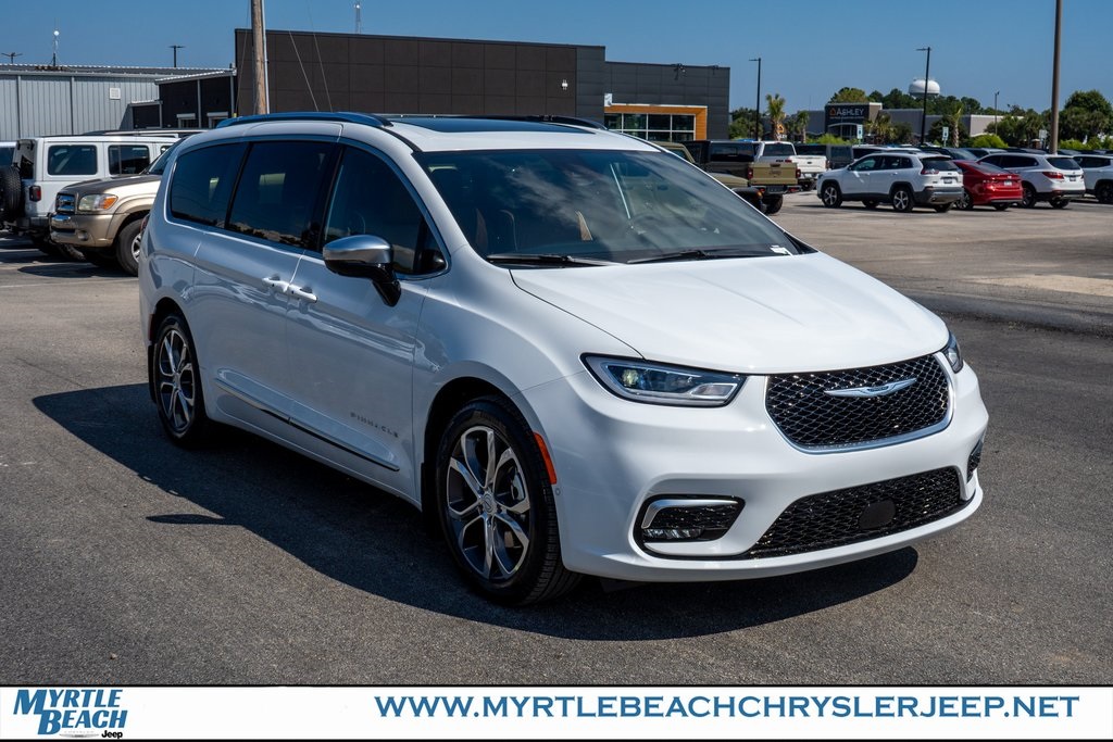 2026 Chrysler Pacifica Pinnacle photo 6