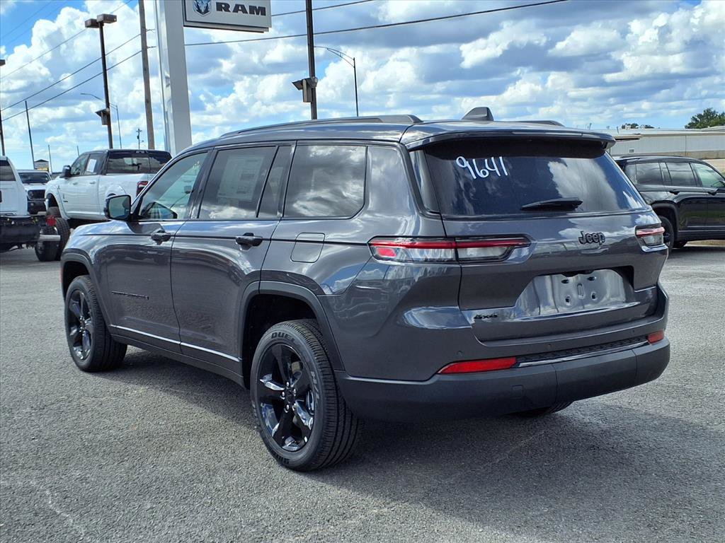 2025 Jeep Grand Cherokee Altitude X photo 2