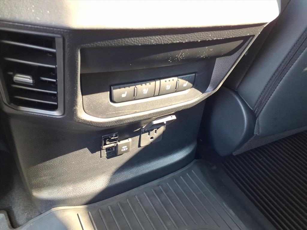 2025 Toyota Tundra Platinum photo 3