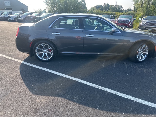 2017 Chrysler 300 C Platinum photo 8