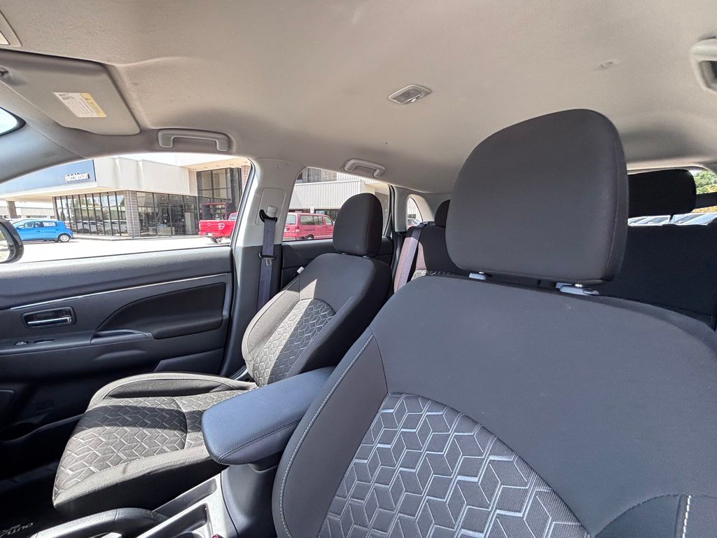 2024 Mitsubishi Outlander Sport ES photo 15