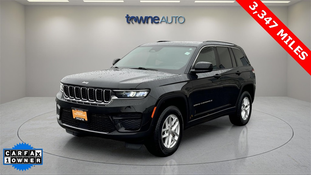 2024 Jeep Grand Cherokee Laredo's photo