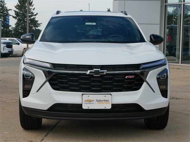 2025 Chevrolet Trax photo 2