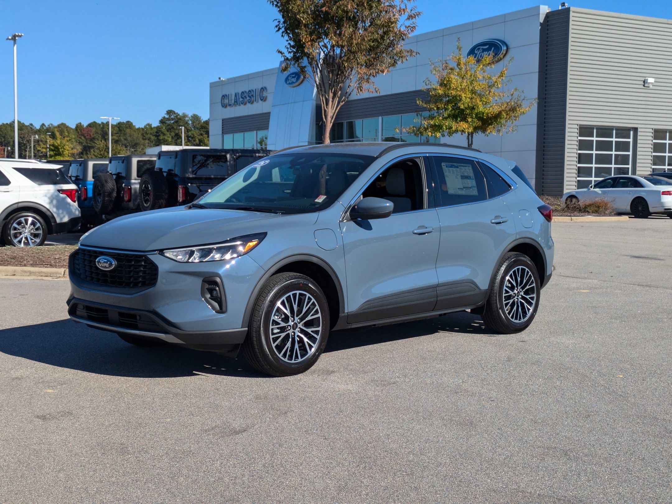 2025 Ford Escape PHEV's photo