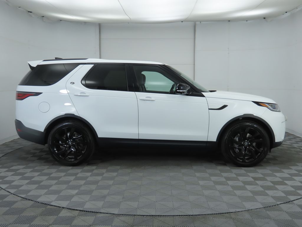 2025 Land Rover Discovery S photo 3