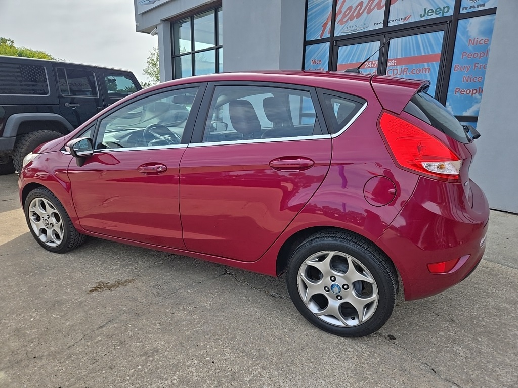 2011 Ford Fiesta SES photo 6