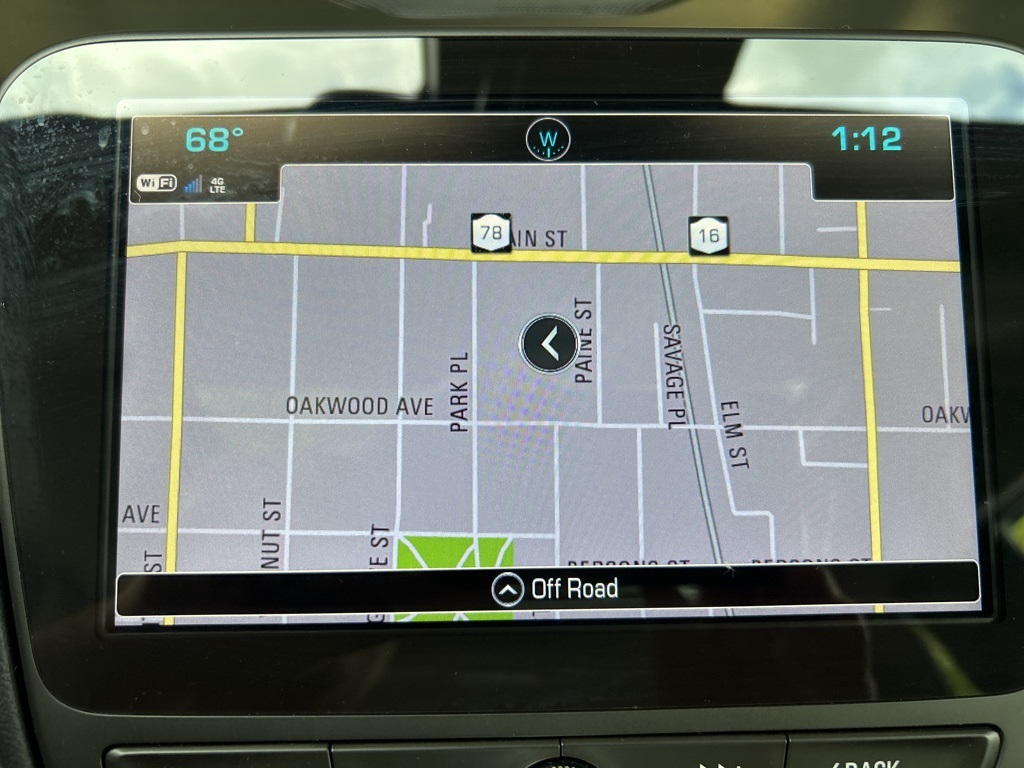 2018 Chevrolet Malibu Premier photo 2