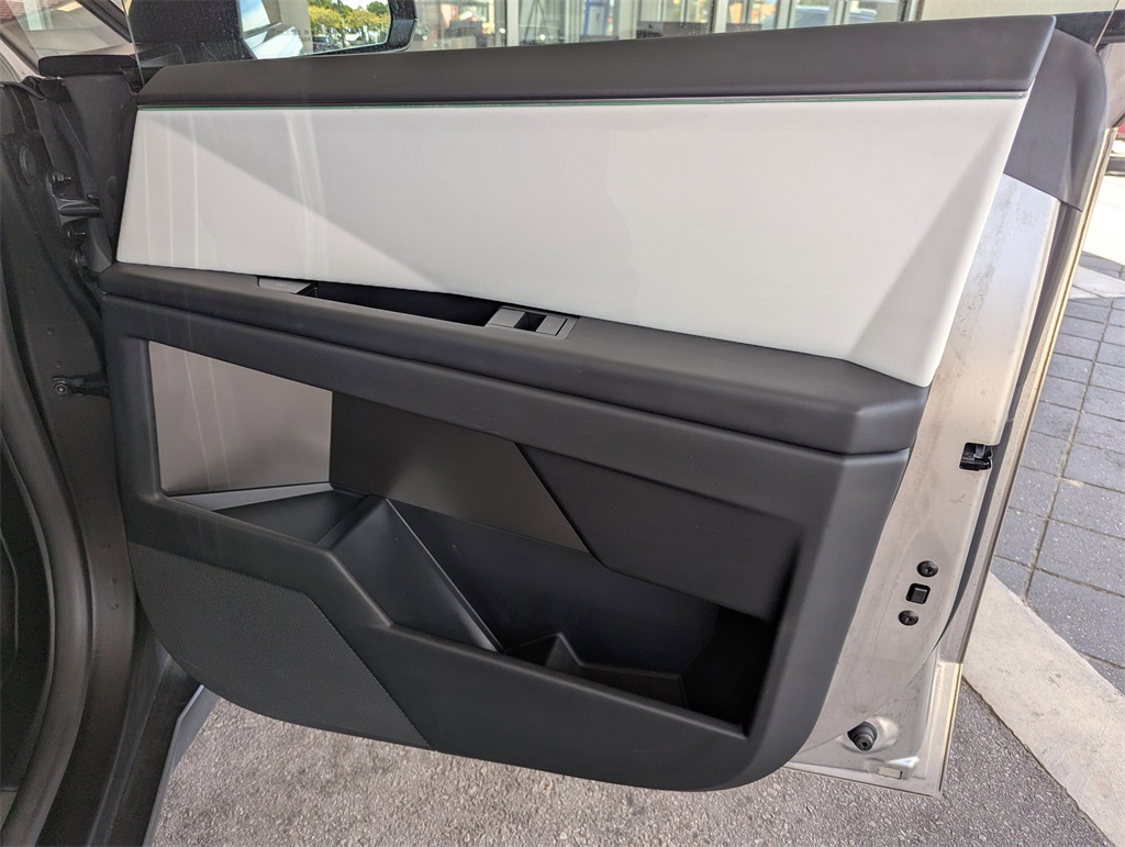 2024 Tesla Cybertruck Cyberbeast All-Wheel Drive photo 21
