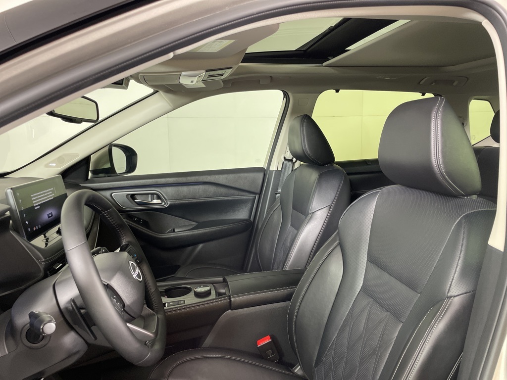 2026 Nissan Rogue Platinum photo 16