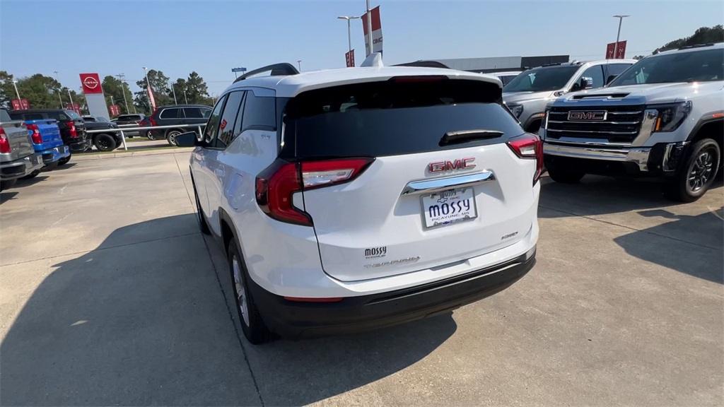 2023 Gmc Terrain SLE photo 4