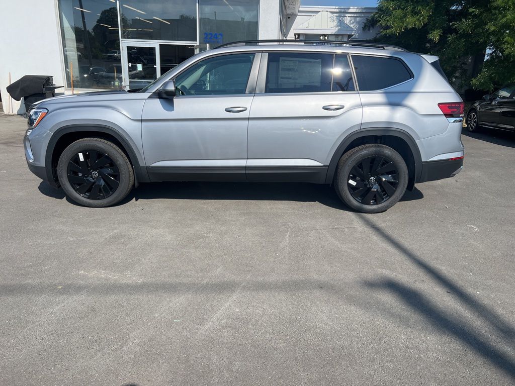 2026 Volkswagen Atlas SE Technology photo 13
