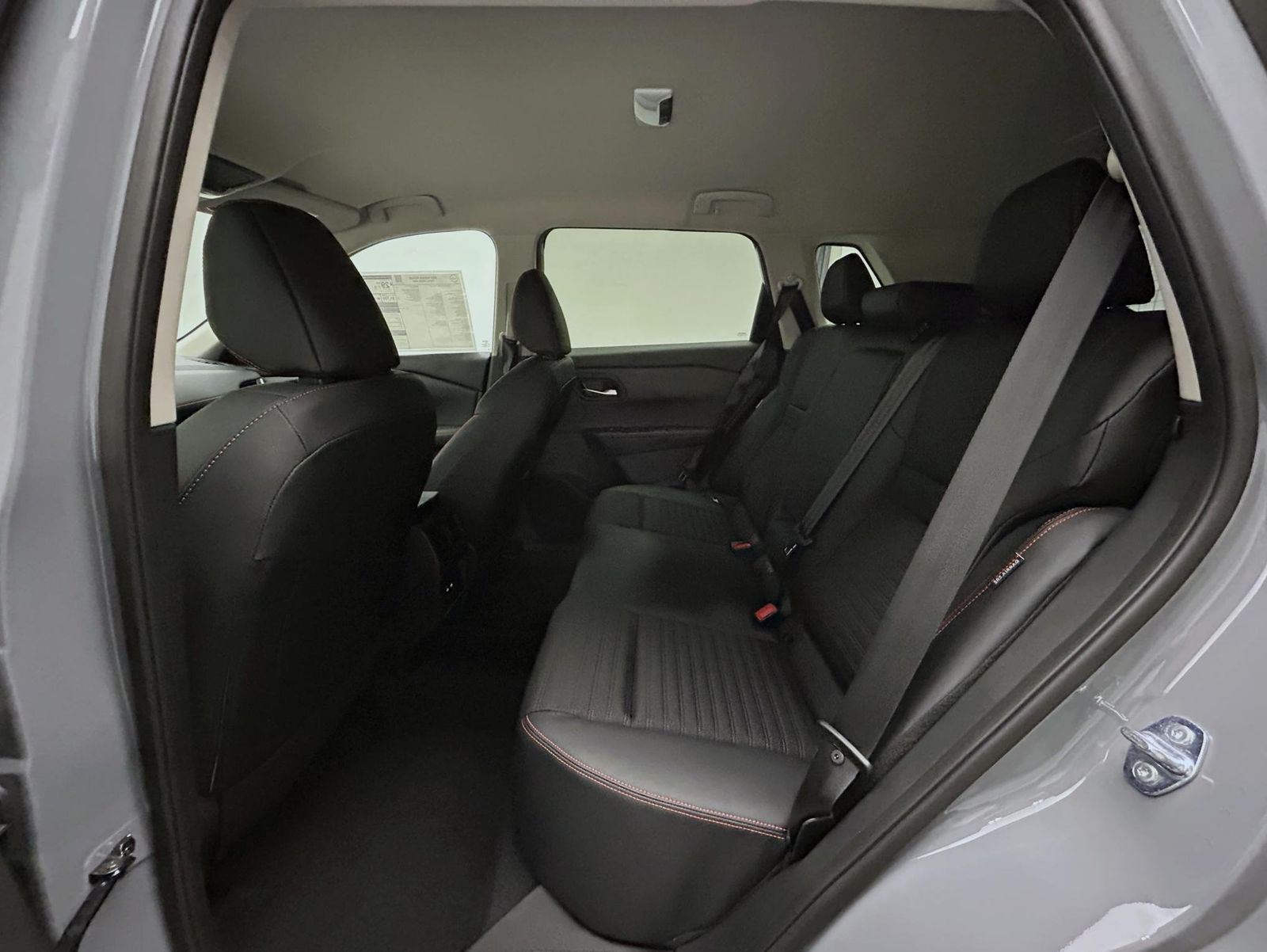 2026 Nissan Rogue SV photo 11
