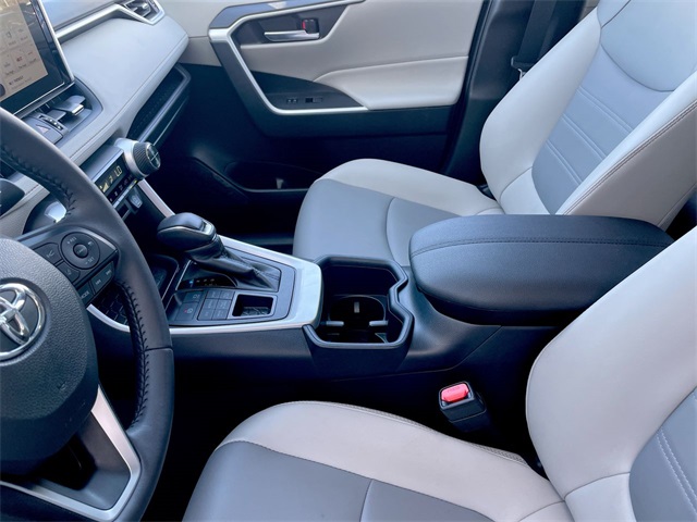 2025 Toyota RAV4 XLE Premium photo 11