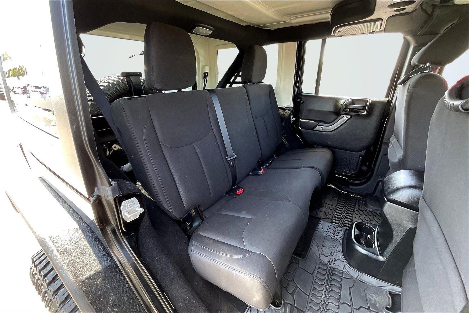 2017 Jeep Wrangler Unlimited Sport photo 25
