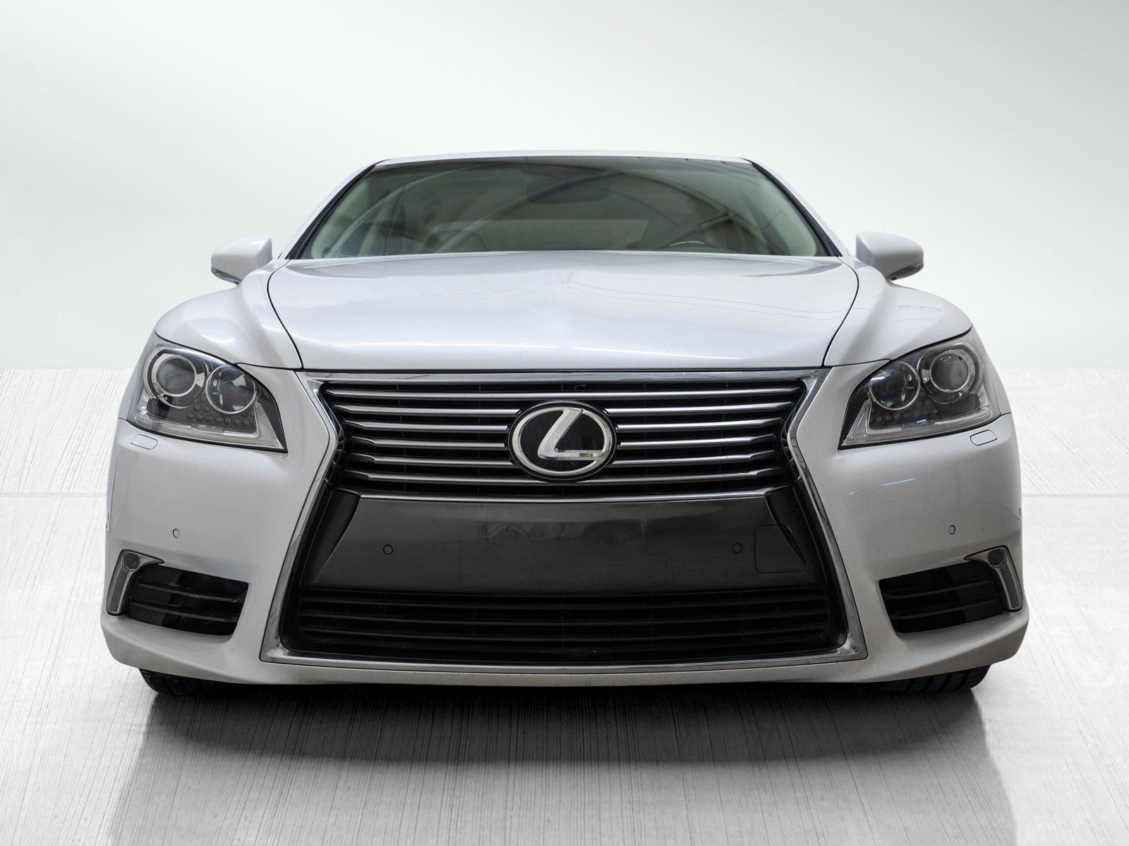 Used 2013 Lexus LS Base with VIN JTHCL5EF7D5018923 for sale in Kansas City