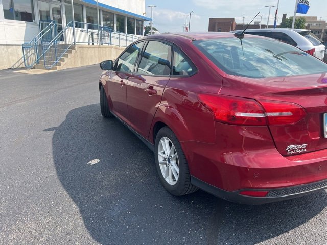 Used 2015 Ford Focus SE with VIN 1FADP3F23FL373537 for sale in Findlay, OH