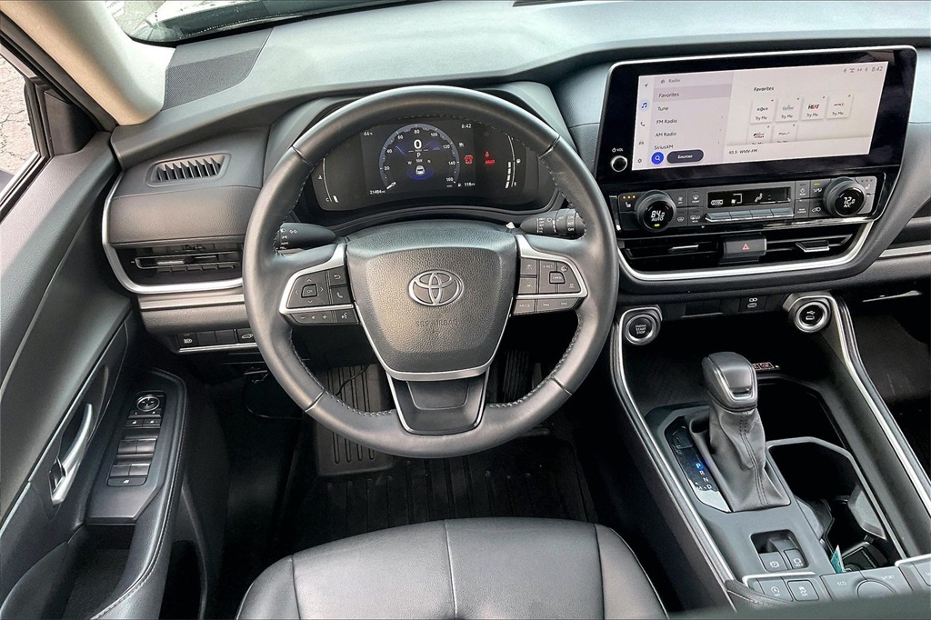 2024 TOYOTA GRAND HIGHLANDER - Image 3