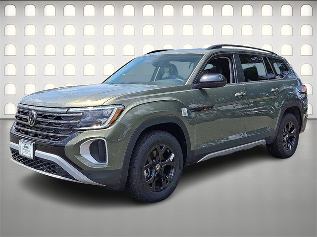 2025 Volkswagen Atlas Peak Edition SE photo 2